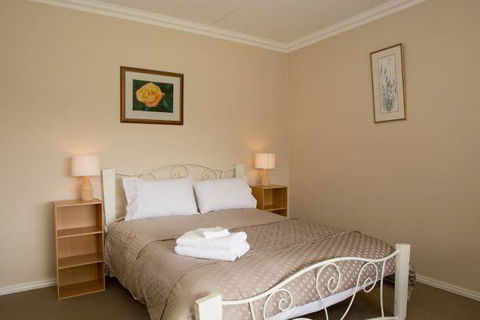 Yvonnes Rest Holiday Home - Accommodation Georgetown 5