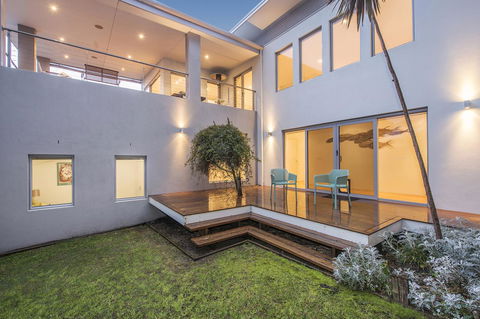Calm Waters - Accommodation Georgetown 2