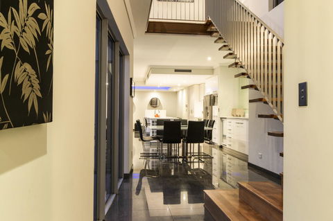 Ambar Villa Between City And Freo - Accommodation Georgetown 17