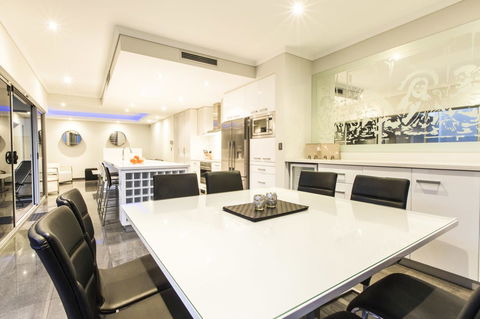 Ambar Villa Between City And Freo - Accommodation Georgetown 10