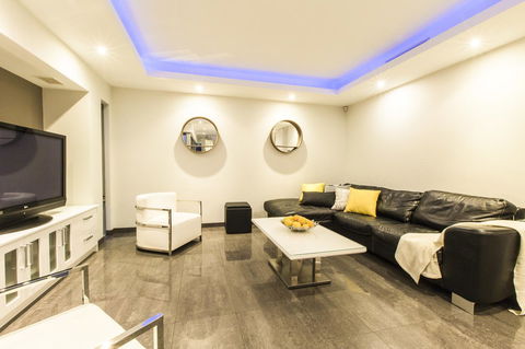 Ambar Villa Between City And Freo - Accommodation Georgetown 5