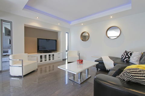 Ambar Villa Between City And Freo - Accommodation Georgetown 2