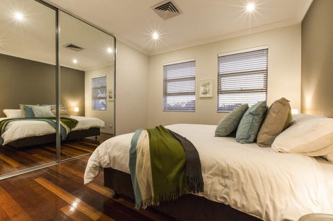 Ambar Villa Between City And Freo - Accommodation Georgetown 8
