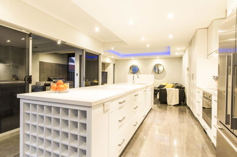 Ambar Villa Between City And Freo - Accommodation Georgetown 11