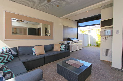 Ambar Villa Between City And Freo - Accommodation Georgetown 1