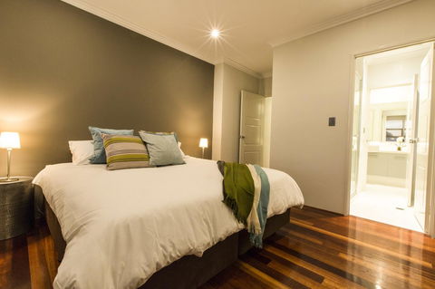 Ambar Villa Between City And Freo - Accommodation Georgetown 7