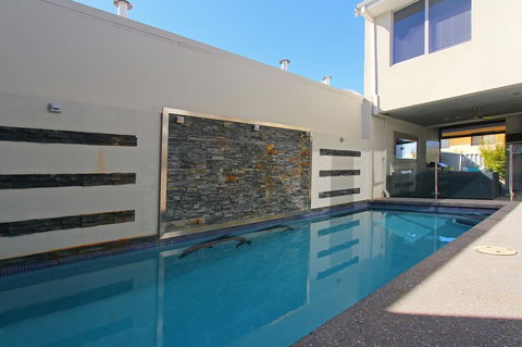 Ambar Villa Between City And Freo - Accommodation Georgetown 3