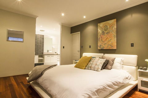 Ambar Villa Between City And Freo - Accommodation Georgetown 24