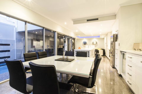 Ambar Villa Between City And Freo - Accommodation Georgetown 6
