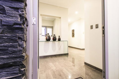 Ambar Villa Between City And Freo - Accommodation Georgetown 22