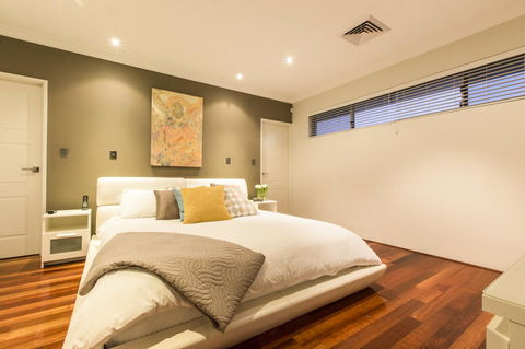 Ambar Villa Between City And Freo - Accommodation Georgetown 0