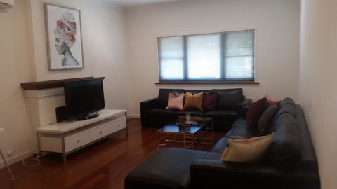 Leisurely Manor - Spacious Three Bedroom Home In Fremantle - Accommodation Georgetown 5