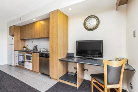 508 Stupendous Sunsets & Views Pool Gym Parking - Accommodation Georgetown 38
