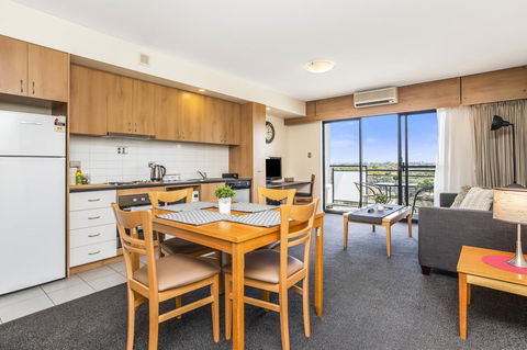 508 Stupendous Sunsets & Views Pool Gym Parking - Accommodation Georgetown 10