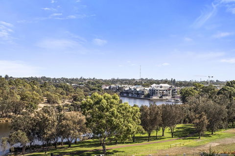508 Stupendous Sunsets & Views Pool Gym Parking - Accommodation Georgetown 31