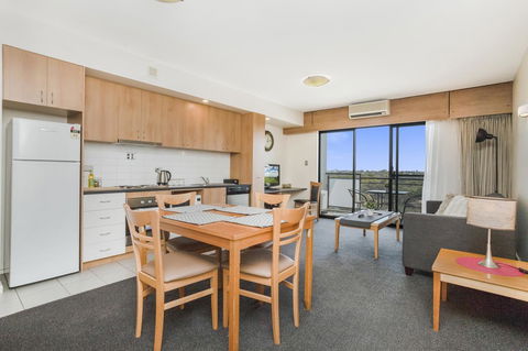 508 Stupendous Sunsets & Views Pool Gym Parking - Accommodation Georgetown 11