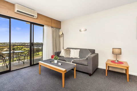 508 Stupendous Sunsets & Views Pool Gym Parking - Accommodation Georgetown 2