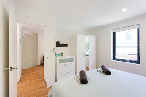 Monument Hill Townhouse - Fremantle - Accommodation Georgetown 8