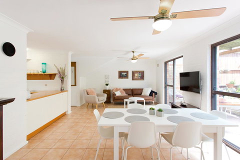 Monument Hill Townhouse - Fremantle - Accommodation Georgetown 15