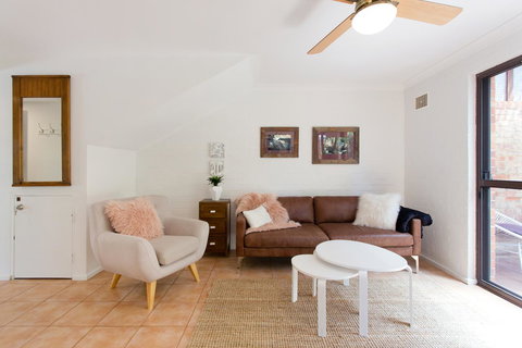 Monument Hill Townhouse - Fremantle - Accommodation Georgetown 13