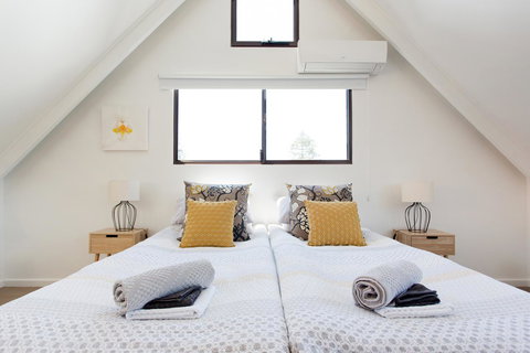 Monument Hill Townhouse - Fremantle - Accommodation Georgetown 1