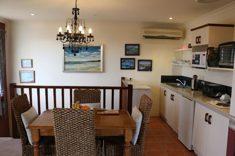 Crossland House - Accommodation Georgetown 15