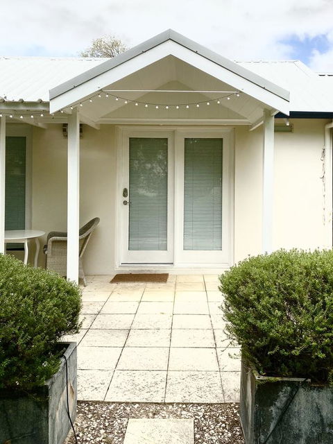 Whitesands Holiday Villas - Accommodation Georgetown 2