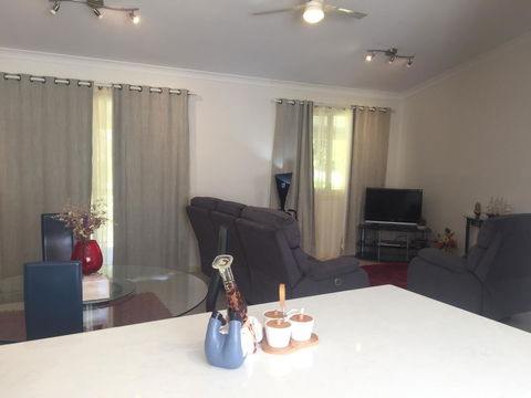 Bright & Beautiful Home On The Hills! - Accommodation Georgetown 11