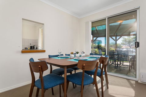 Como South Perth Villa - Accommodation Georgetown 0