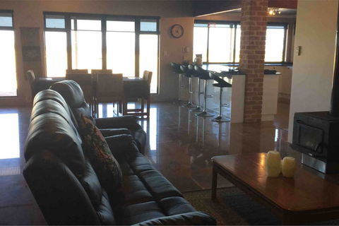 Ocean View Homestead - Accommodation Georgetown 28
