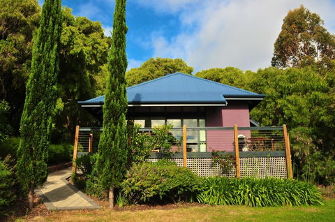 Waterfall Cottages - Accommodation Georgetown 0