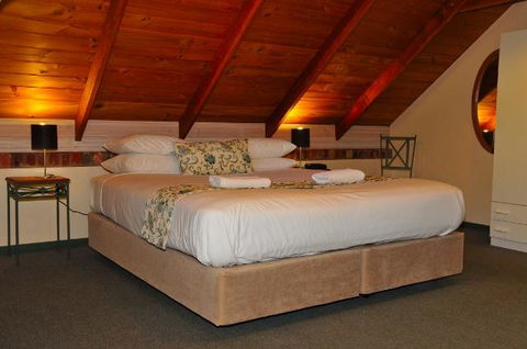 Waterfall Cottages - Accommodation Georgetown 4