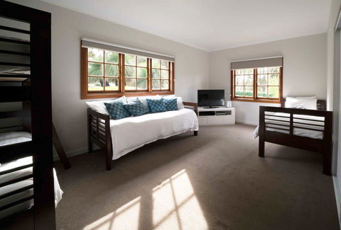 The Farmhouse - Accommodation Georgetown 10