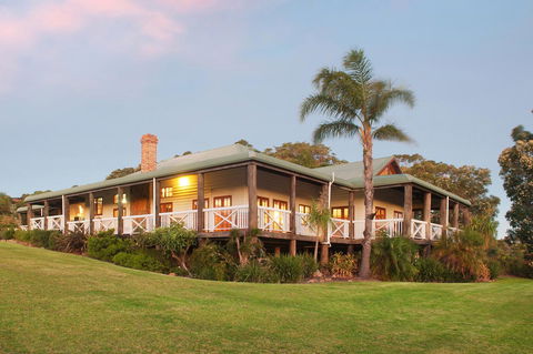 The Farmhouse - Accommodation Georgetown 0
