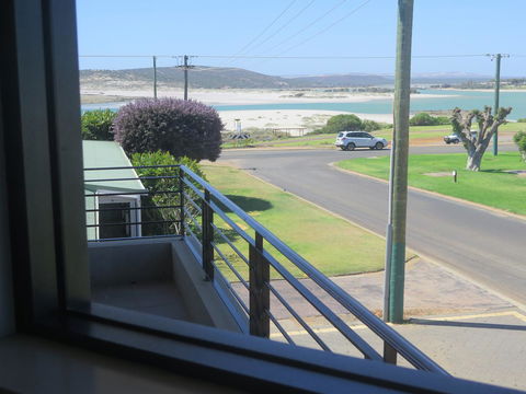 Kalbarri Riverfront Unit - Accommodation Georgetown 4