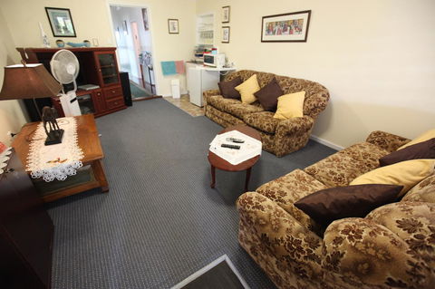Jacaranda Guest House - Accommodation Georgetown 8