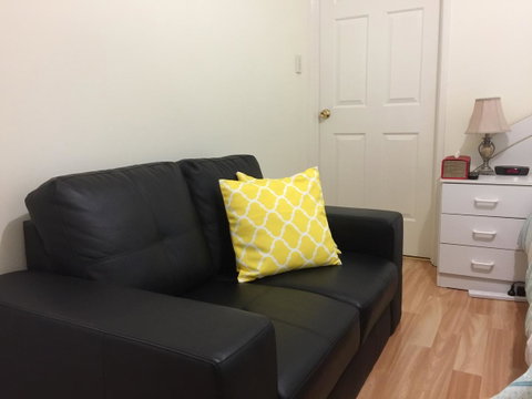 The Royal Dolphin Bed & Breakfast Safety Bay - Accommodation Georgetown 2