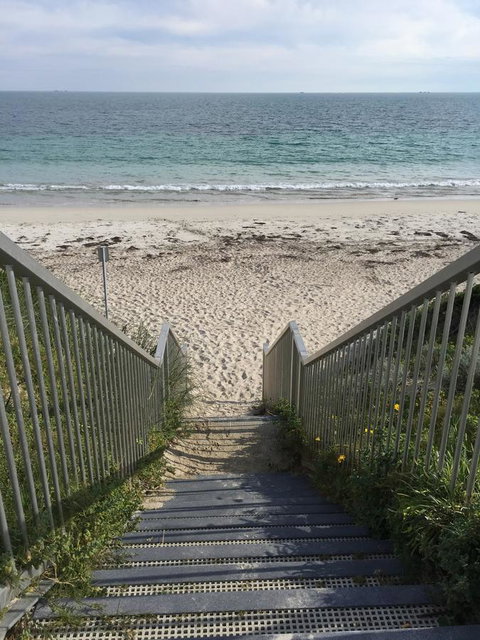 The Royal Dolphin Bed & Breakfast Safety Bay - Accommodation Georgetown 22