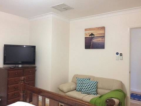 The Royal Dolphin Bed & Breakfast Safety Bay - Accommodation Georgetown 30