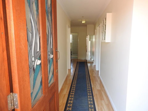 The Royal Dolphin Bed & Breakfast Safety Bay - Accommodation Georgetown 13
