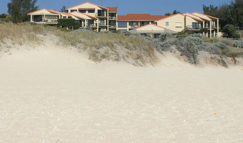Scarborough & Absolutely Beachfront - Accommodation Georgetown 0