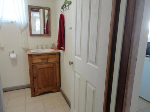 Di's Cabin In Dwellingup - Accommodation Georgetown 21
