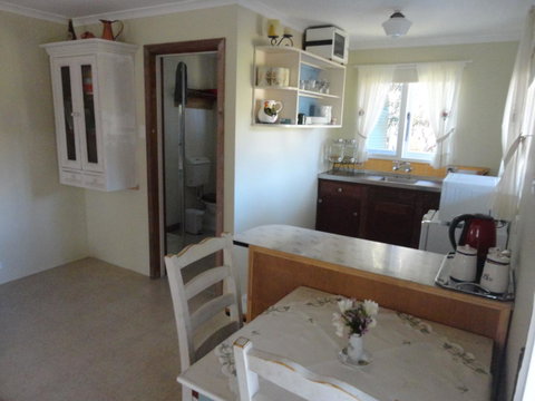 Di's Cabin In Dwellingup - Accommodation Georgetown 19