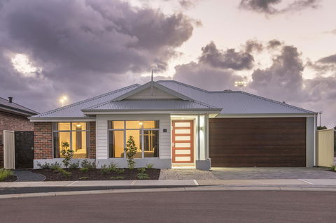 15 Cabot Close - Accommodation Georgetown 0