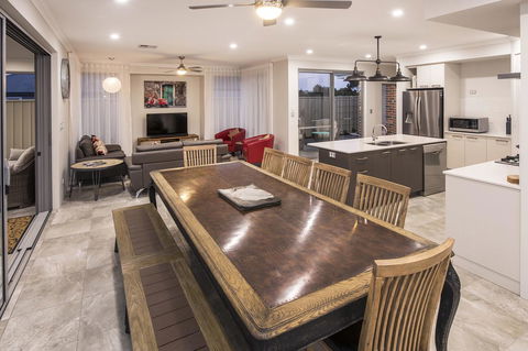 15 Cabot Close - Accommodation Georgetown 15