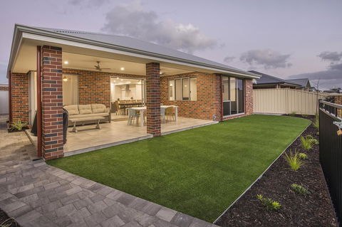 15 Cabot Close - Accommodation Georgetown 26