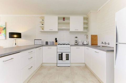 SEA BREEZE â€“ Between Cottesloe Beach & Swan River - Accommodation Georgetown 15