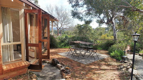 Eleebana Guest House - Accommodation Georgetown 1