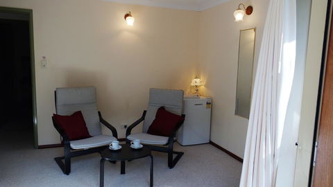 Eleebana Guest House - Accommodation Georgetown 3