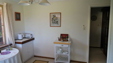 Eleebana Guest House - Accommodation Georgetown 29